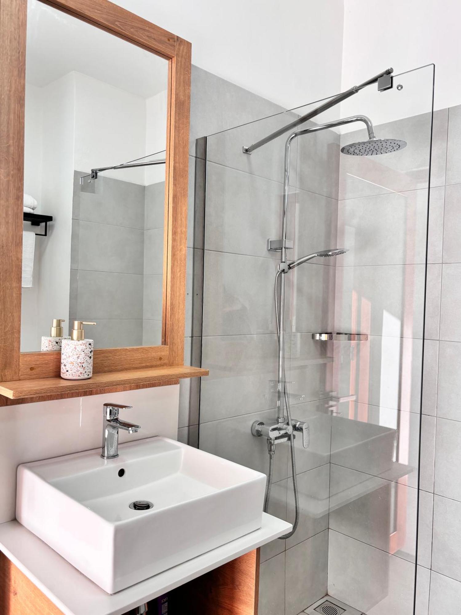 Maison Mont Choisy - One Or Two Bedrooms Apartment Тро-о-Біше Екстер'єр фото